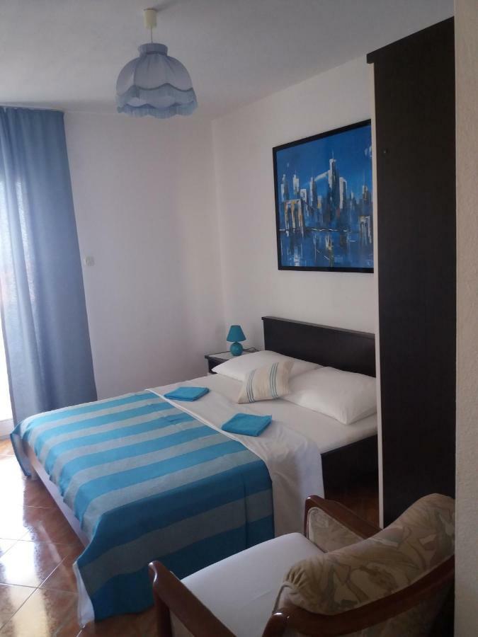 Apartments Erceg 奥米什 外观 照片